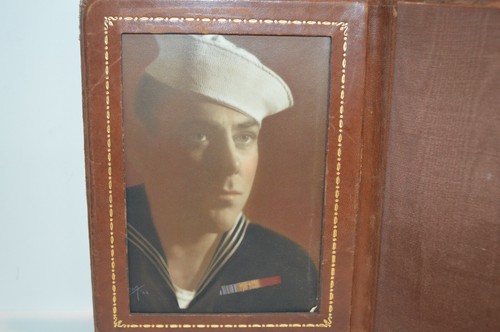 US Sailor Picture in Leather Photo Folder 5x7 Navy Nautical - Picture 2 of 3