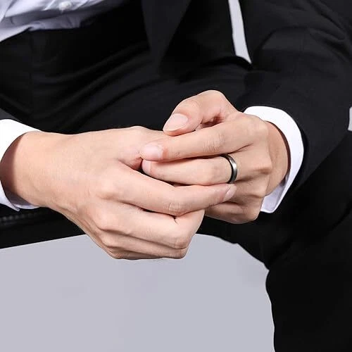 Anillo de tungsteno de 4 mm para hombres y mujeres con cúpula cepillada anillo de alianza ajuste cómodo Foto 2 de 4