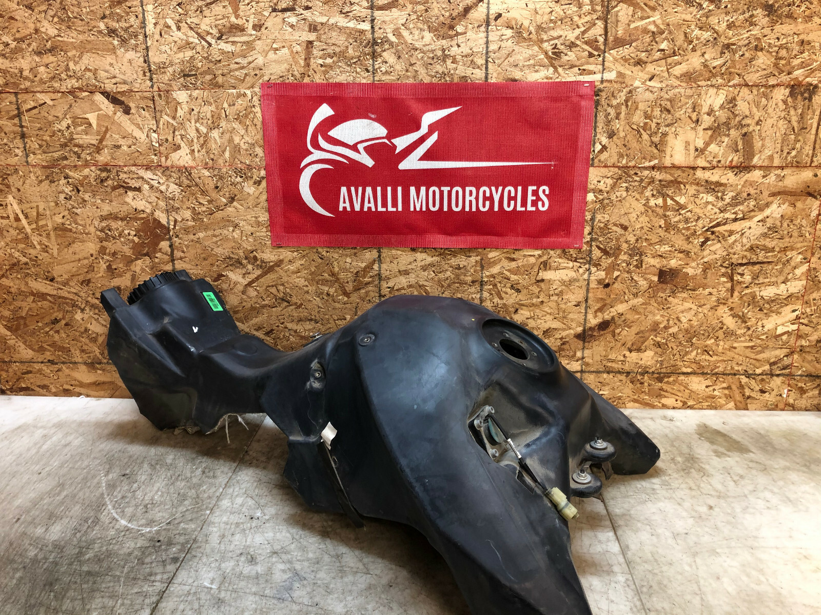 14 15 16 17 APRILIA CAPONORD 12OO GAS TANK FUEL TANK PETROL RESERVOIR OEM 