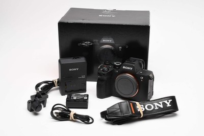 Sony A7R V Mirrorless body, 26K, batt+charger, Boxed, Good!