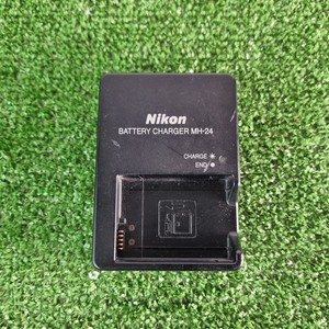 Original Nikon MH-24 EN-EL14 EN-EL14A Charger 2 PIN US