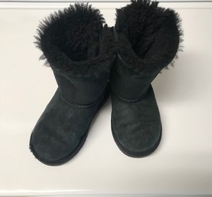 black ugg boots size 9