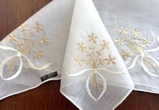VINTAGE HANKY FLORAL EMBROIDERED BOUQUETS W/ WHITE RIBBONS SHEER COTTON NEW TAG