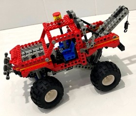 Lego Technic Off-Road No. 8858 'Rebel Wrecker' (1994) with original box and tray