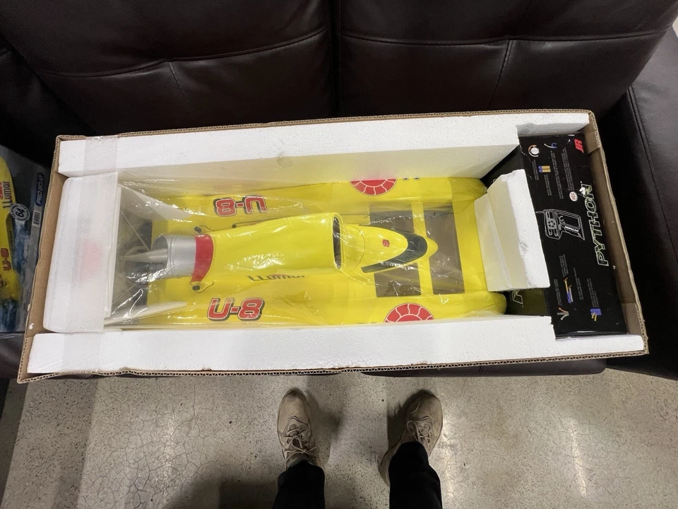 Miss Llumar 1/12 Hydro RTR Nitro Hydroplane Boat - Image 2 of 4