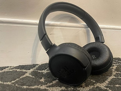 JBL Tune 500BT Bluetooth On-Ear Headphones - Black
