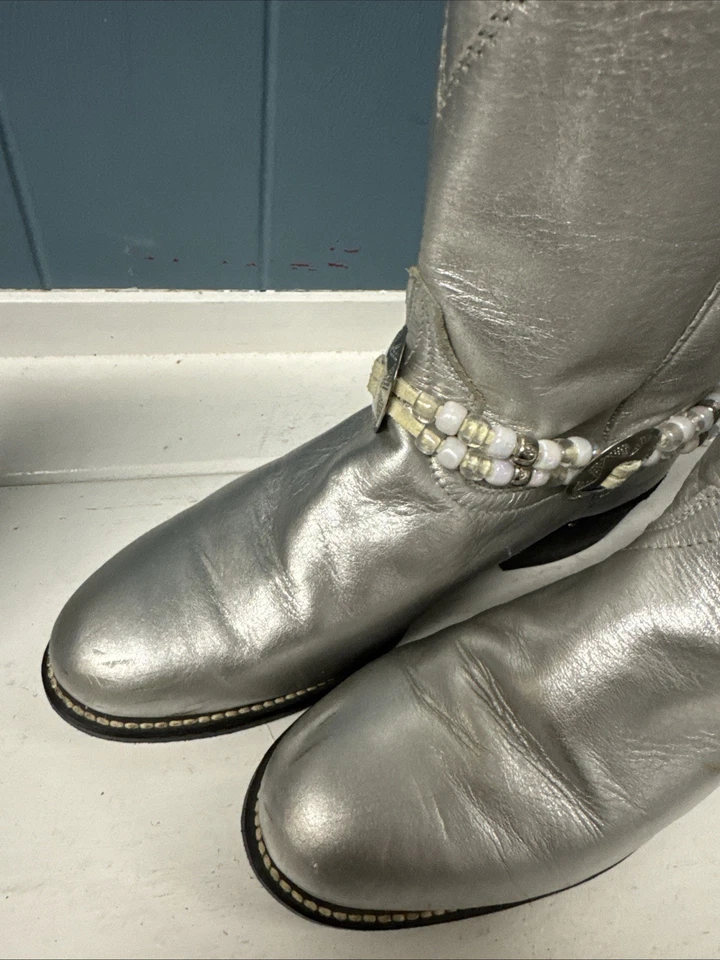 Vtg Wrangler Boots Silver Country Western W/ Beads 90s Women’s Size 6 M USA Made - Image 3 of 4