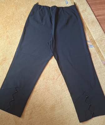 Sempre Piu by Chalou Damen 3/4 Capri Hose, Schlupfhose in Schwarz, Kurz-Größe 22