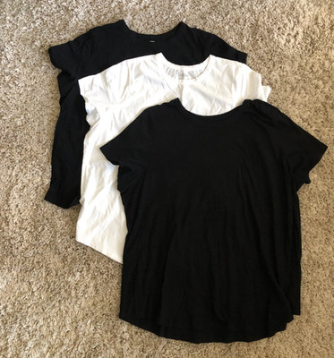 Lot of 3 Old Navy Short Sleeve Tops - Size 3X - 2 Black - 1 White