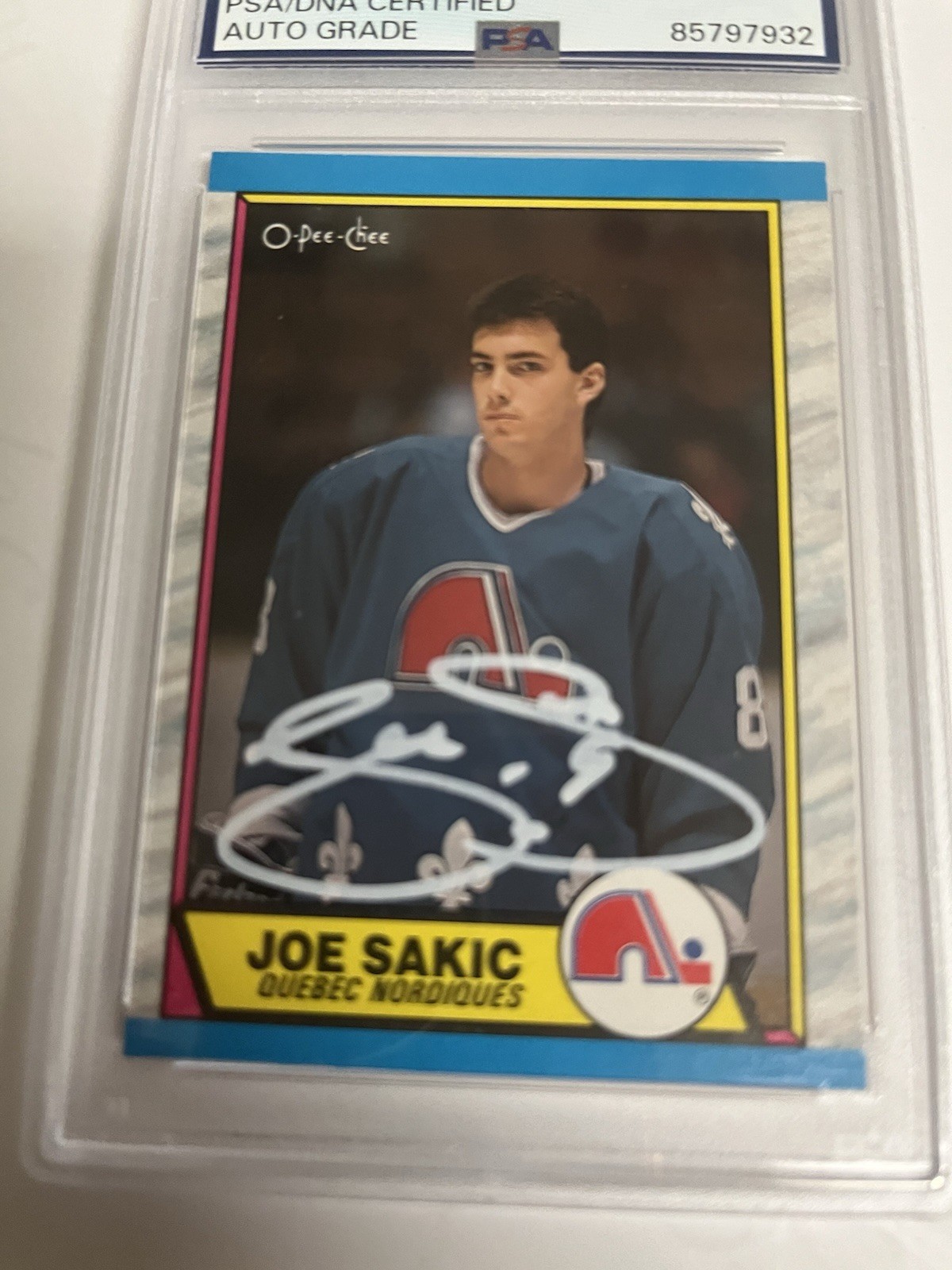 Autographed Joe Sakic 1989-90 O-Pee-Chee RC PSA 10 Auto Grade Signed Hockey view 2