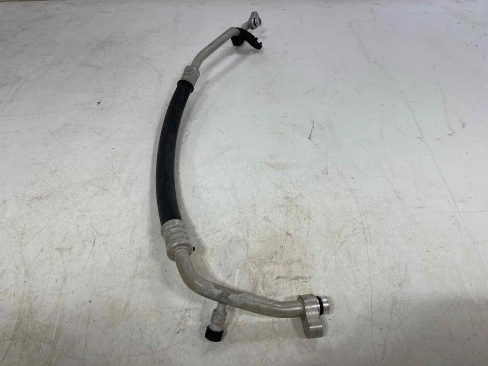 Manguera de succión de aire acondicionado 80312TLCA01 OEM 2,4 L para Honda CRV 2017-2019 Foto 2 de 4