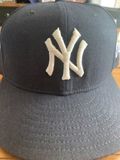 Original Vintage New York Yankees 1999 New Era World Series cap     7  1/4