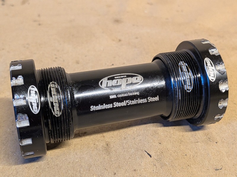 Hope Stainless Steel Bottom Bracket Cups 24mm Axle, Black, 68/73mm Shell sku0449