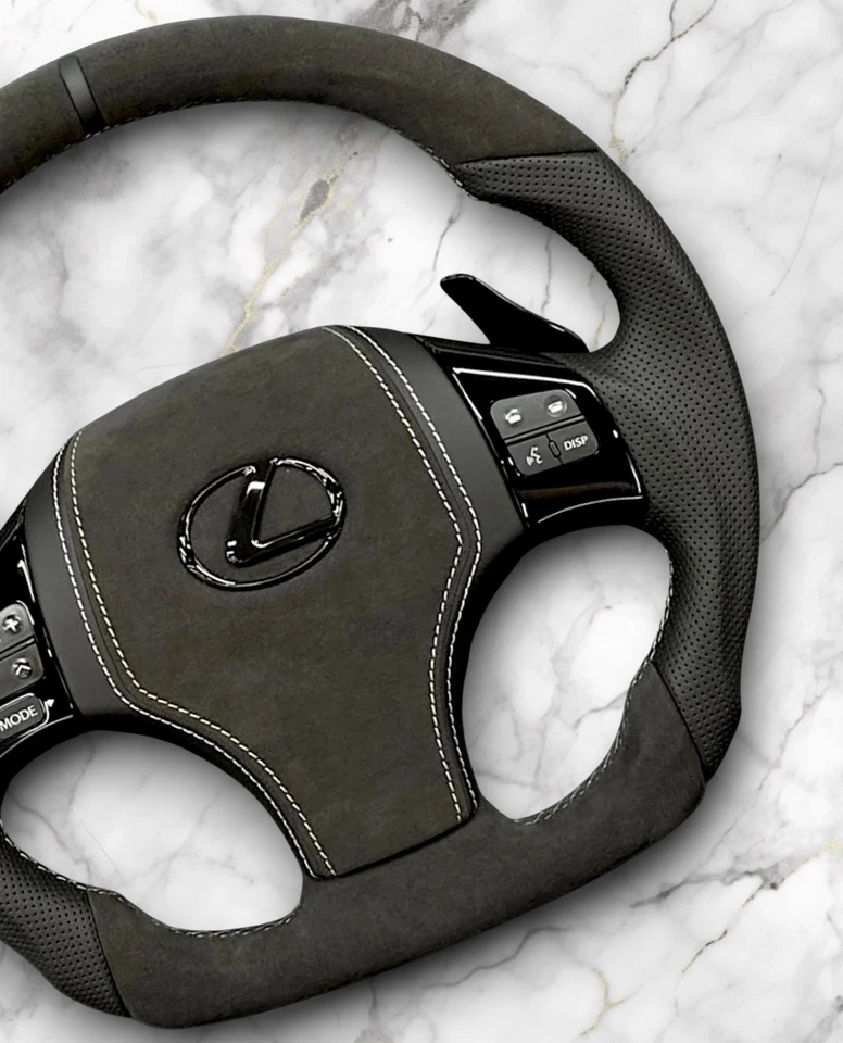 Volante personalizado Lexus IS250 IS350 IS F 2006-13 gamuza y cuero perforado Foto 3 de 4
