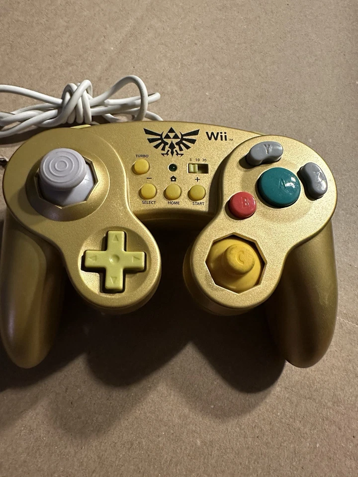 Controller Battle Pad HORI Nintendo Wii U Zelda Gold Wired Fight Smash Bros - Image 2 of 4