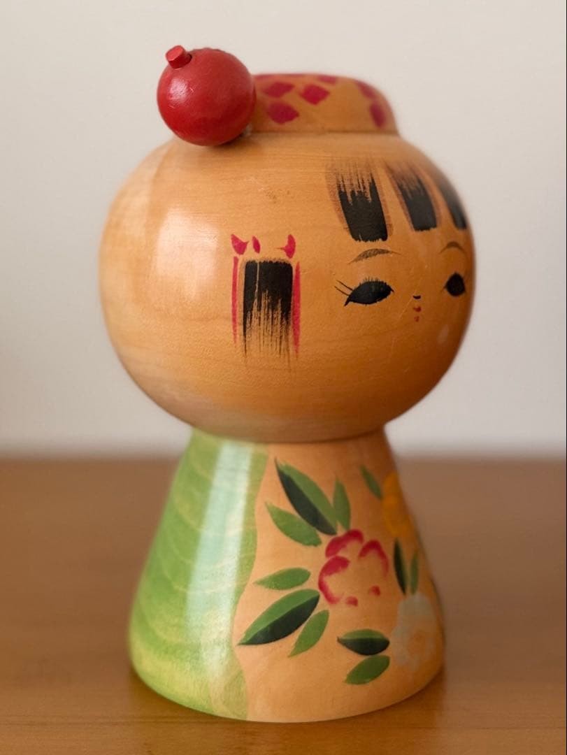 Hosaka Torao Kokeshi Doll Girl with Apple 16.5cm Vintage Handcrafted