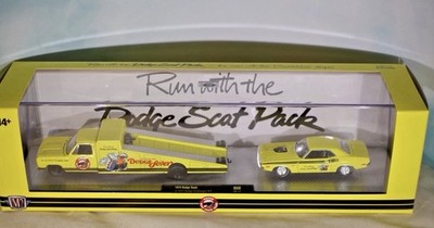 M2 Machines Auto Haulers Dodge Scat Pack 1974 Truck & 1971 Dodge