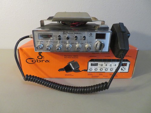 VINTAGE COBRA 148GTL AM/SSB CB RADIO WITH ASTATIC D104 40 CHANNEL TESTED NICE!