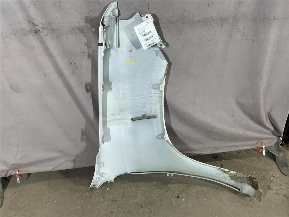Used Front Left Fender fits: 2019 Chevrolet Silverado 1500 pickup classic style - Imagem 2 de 4