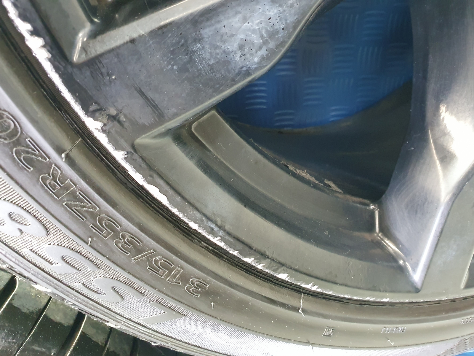 BMW 468M GENUINE OEM ALLOY WHEEL AND TYRE SET F15 F16 7846788 