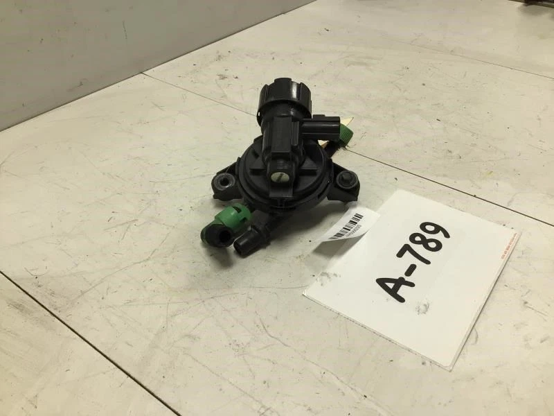 Lincoln Navigator 2003 bote de vapor válvula de purga OEM+ Foto 3 de 4