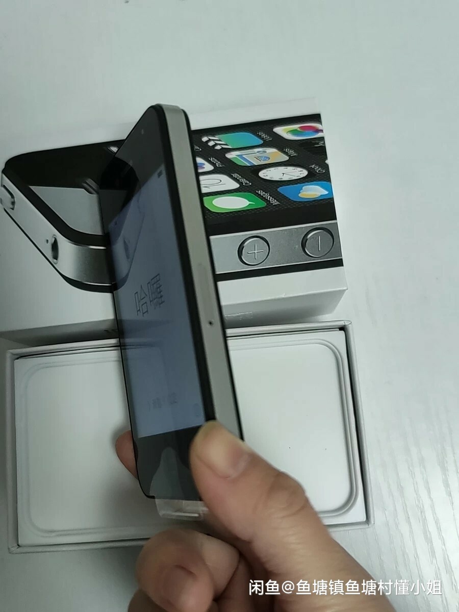 iPhone4 ブラック 32GB ブラック Refurbished Apple iPhone 4 Black 8GB 16GB 32GB Rare iOS 4 5