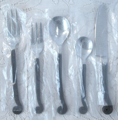 NEW Hampton Stainless 5 Piece Place Setting BLACK LILY