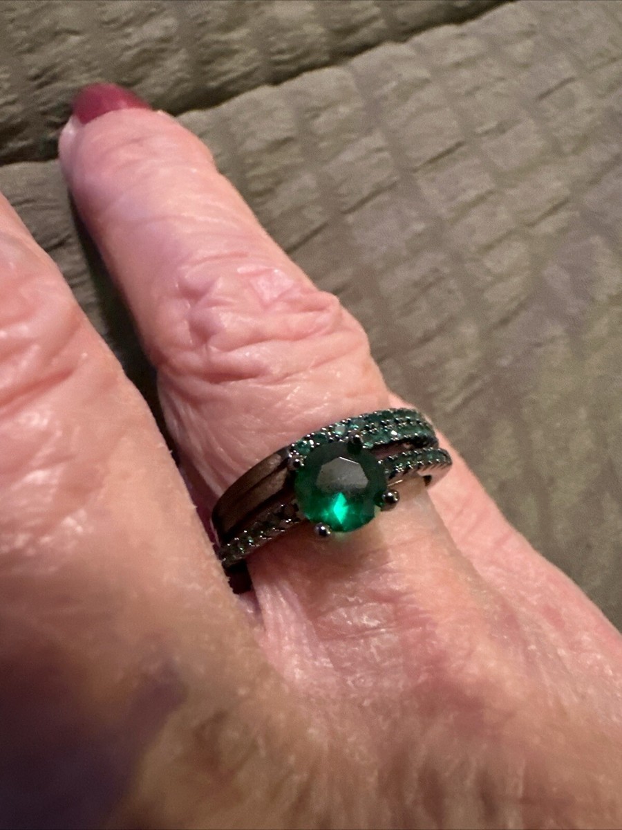 Beautiful Emerald Green Cubic Zirconia Stone Ring Two Ring Set In