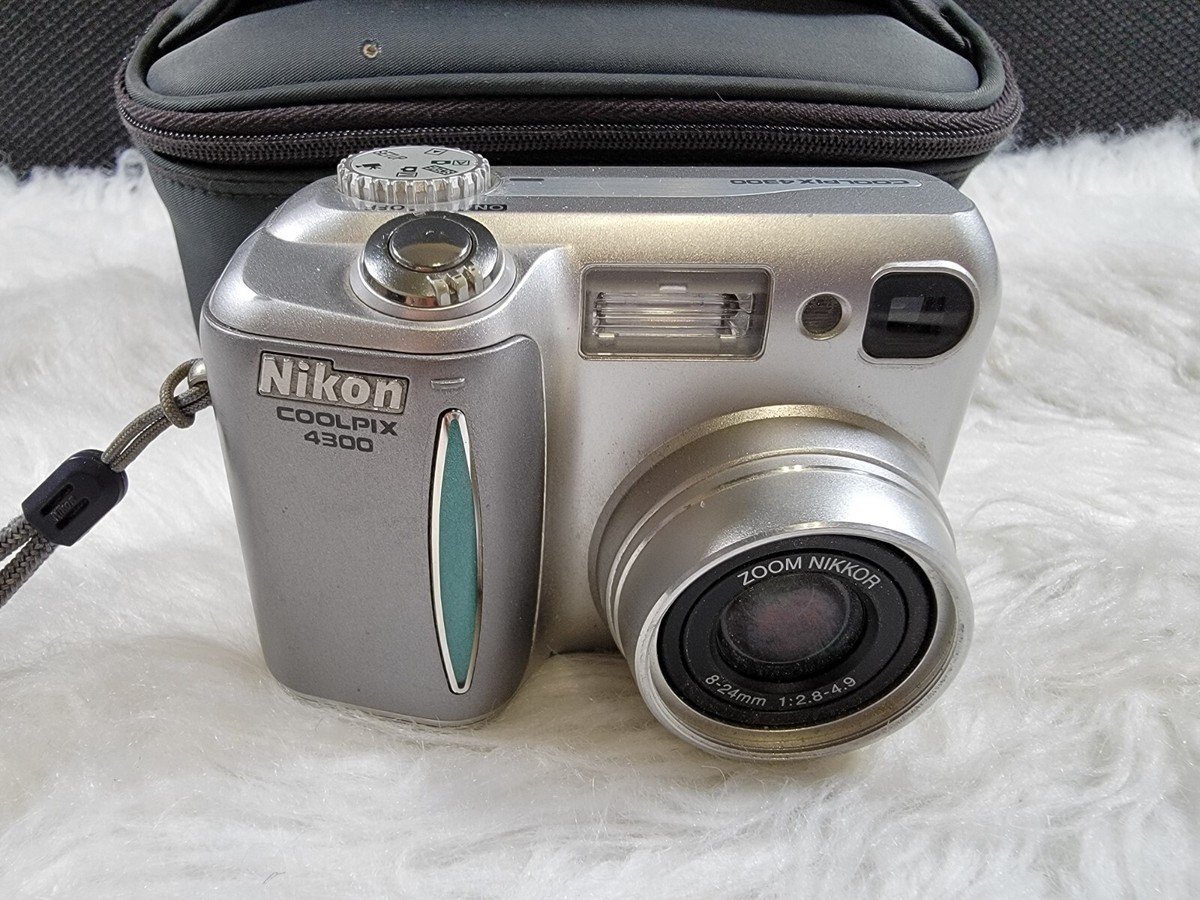 Nikon COOLPIX 4300 4MP Digital Camera - Silver, Bundle 18208255078