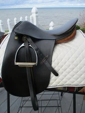 17''/17.5'' WIDE STUBBEN TRISTAN 32 CM ENGLISH SADDLE wSTUBBEN  LEATHERS & IRONS