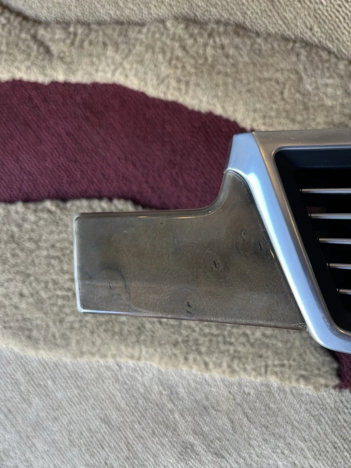 Borde de tablero de madera de nogal burl W212 Foto 2 de 4