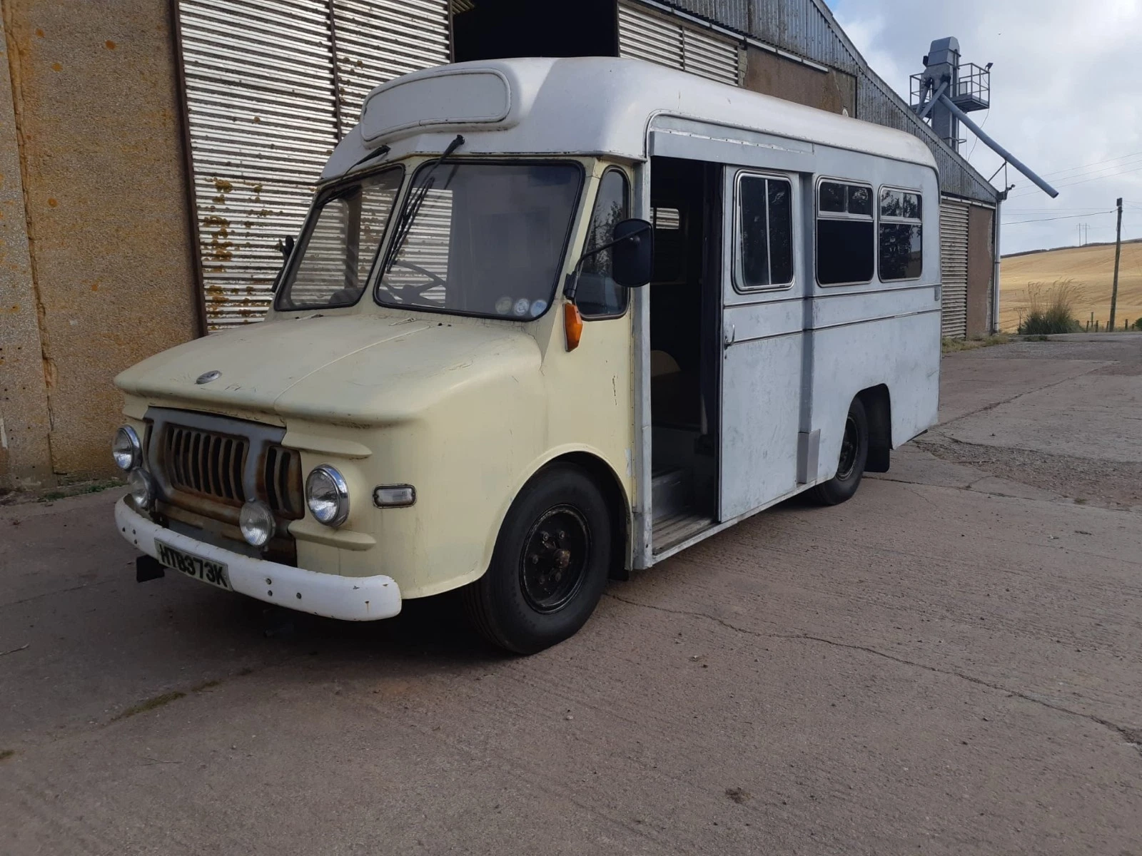 Bedford J1 Ambulance - Picture 2 of 13