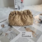 Foto 9 di 19