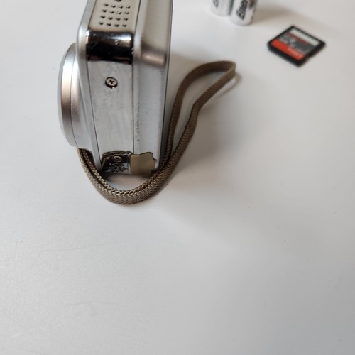 Nikon Coolpix L4 Compact Digital Camera Silver + AA Batteries & SD Card Tested + - Picture 4 of 10