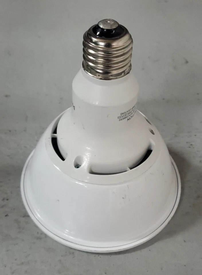 Philips PAR38 Flood 18W Long Life Energy Saving Dimmable 950 Lumens Light White - Image 2 of 4