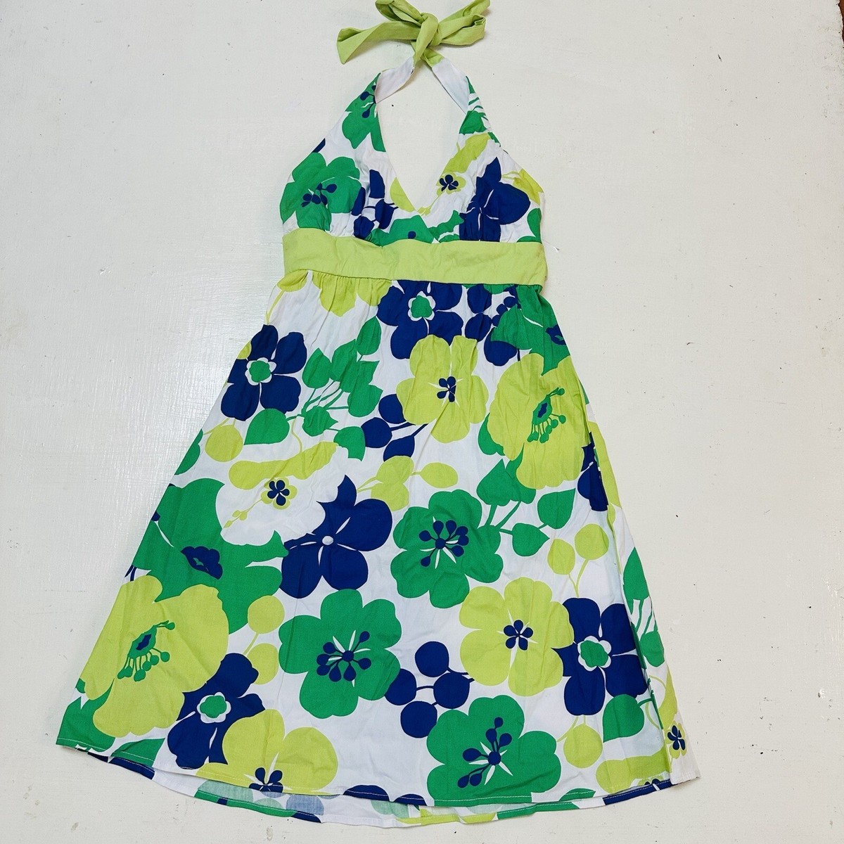 trixxi green floral dress Sage Floral Puff Sleeve Twist Front Midi Dress main image 1