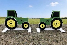 Paar Springpferde 3D Style gr&uuml;ne Traktoren 55 cm hoch. Pferd oder Pony