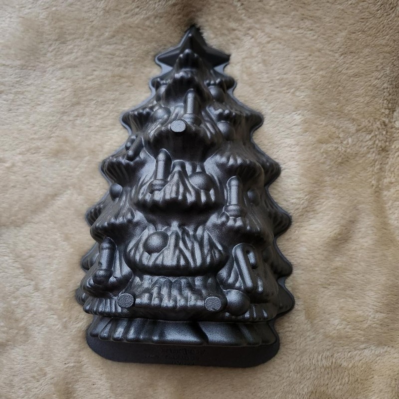 NORDIC WARE CAKE PAN - CHRISTMAS TREE - HEAVY CAST ALUMINUM -  CUTE CAKE