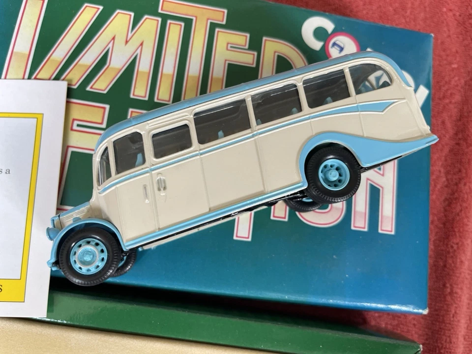 Boxed 1992 Corgi Limited Edition 1:50 Coach97107 - Image 4 of 4