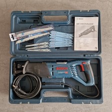 Bosch GSA 1100 E Professional S&auml;bels&auml;ge im Koffer mit 16 S&auml;gebl&auml;tter