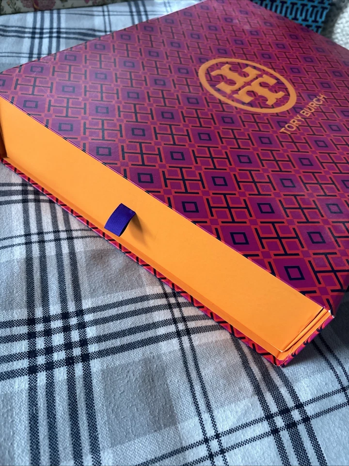 Большая подарочная коробка Tory Burch - Изображение 2 из 4