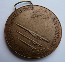 Military East German Medal, Award - OFFIZIERS SCHULE FRANZ MEHRING (534)