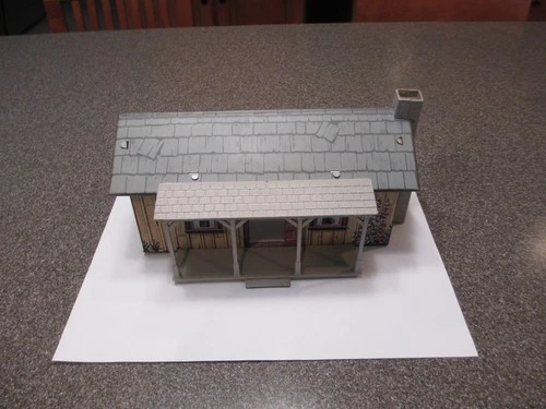 VINTAGE MARX GUNSMOKE, RINGO, THE RIFLEMAN, CATTLE DRIVE PLAYSET TIN RANCH HOUSE