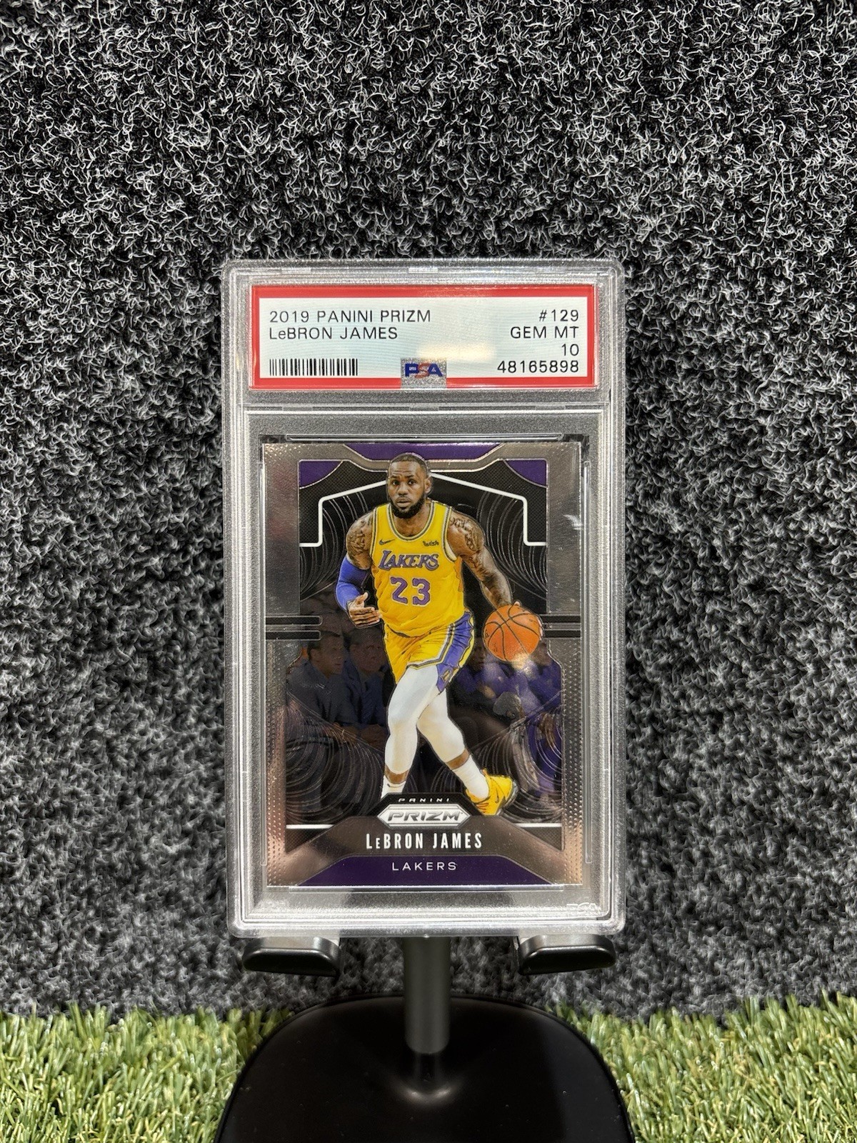 2019-20 Panini Prizm LeBron James Base #129 PSA 10 Gem Mint Lakers view 1