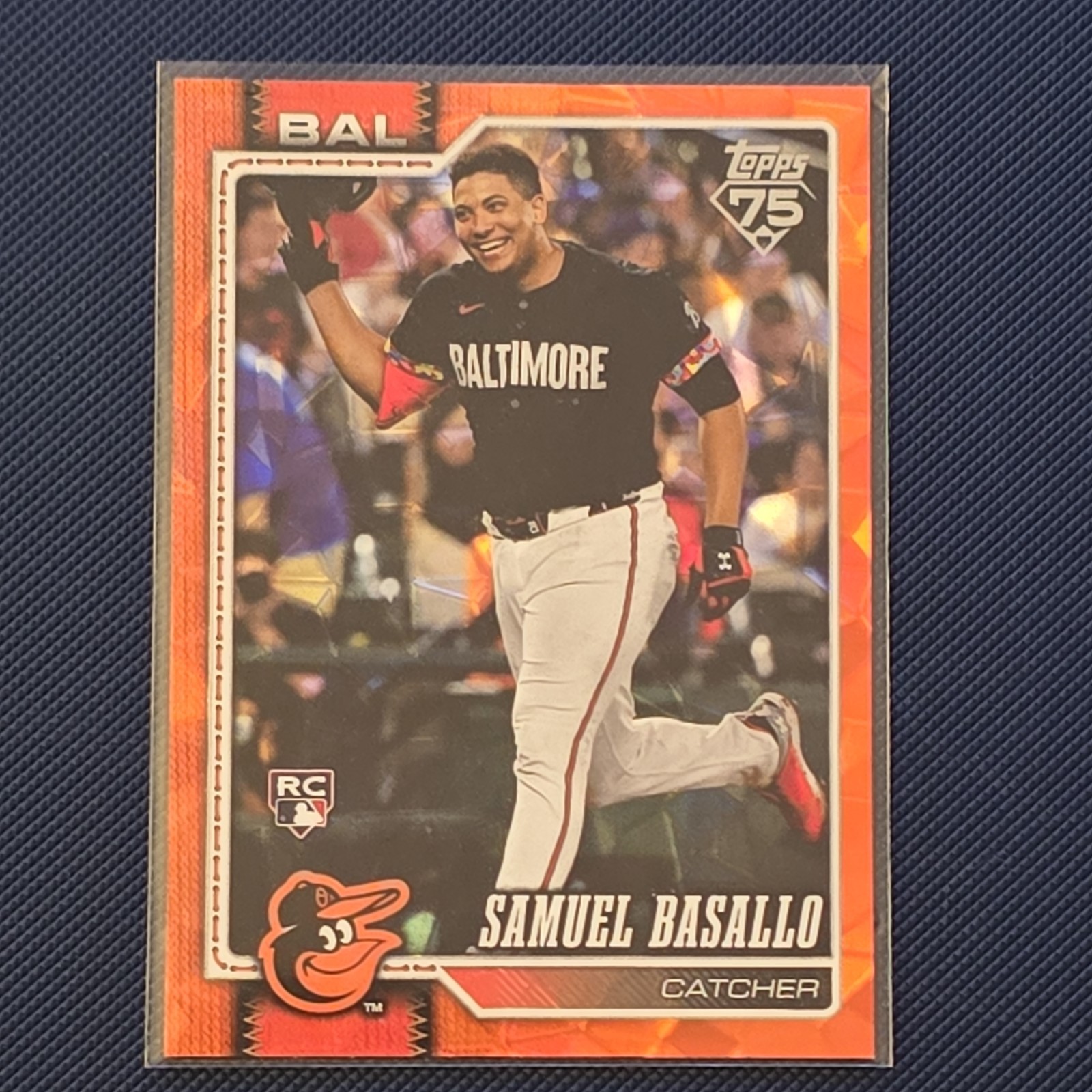 Samuel Basallo 2026 Topps Series 1 #104 Orange Diamanté Foil /25 (RC)