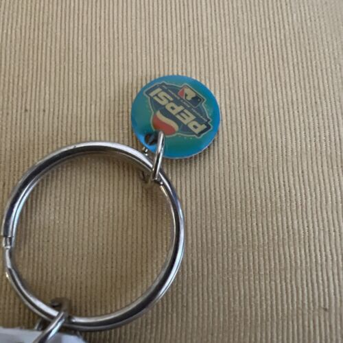 Cardinals Baseball 2005 Pepsi Keychain MLBP - Picture 3 of 8