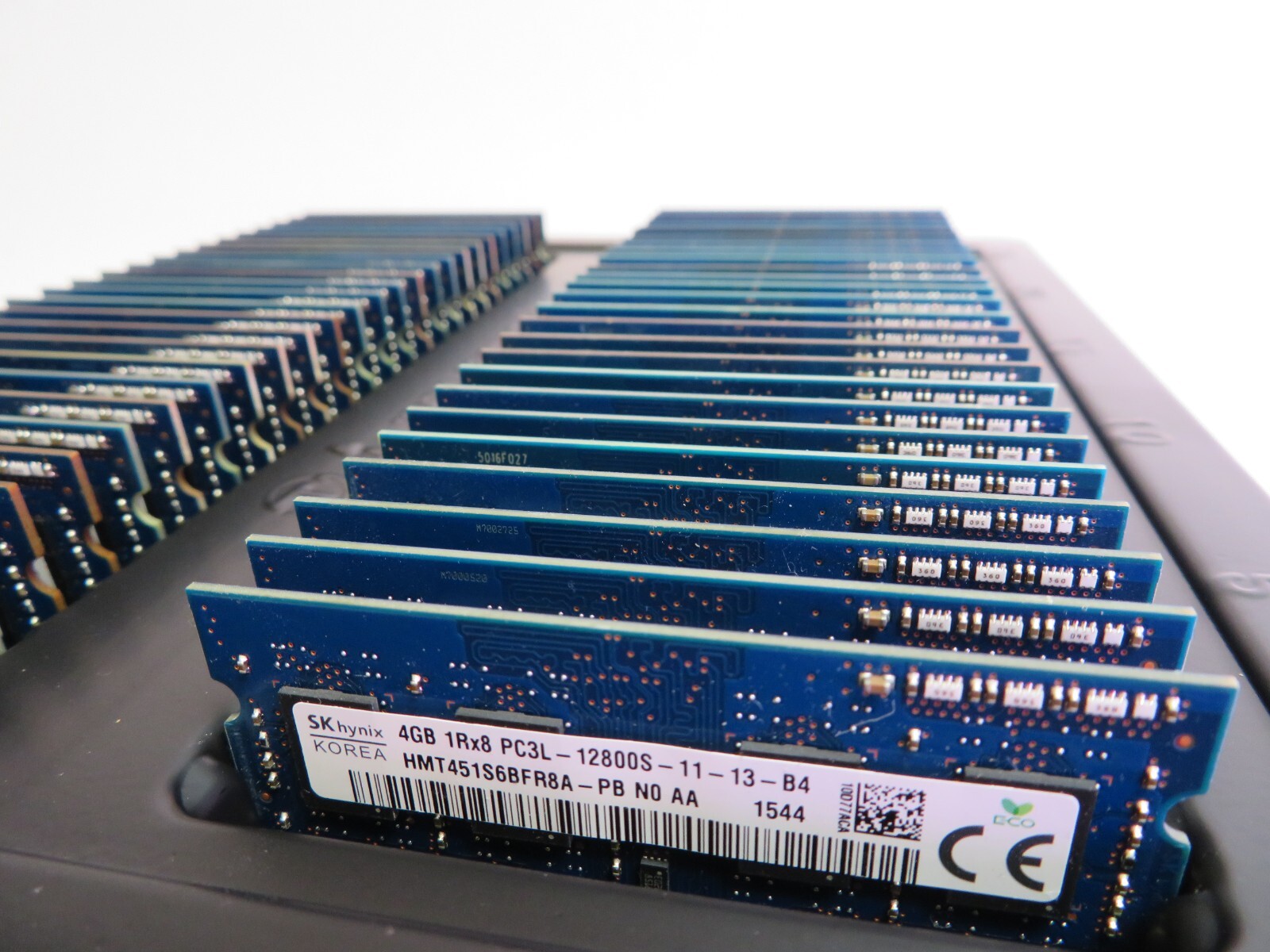 Hynix 4gb 1rx8 Pc3l 12800s 11 12 B4 LOT OF 50 SK HYNIX 4GB 1Rx8 PC3L-12800S-11-12-B4 HMT451S6AFR8A-PB NO AA