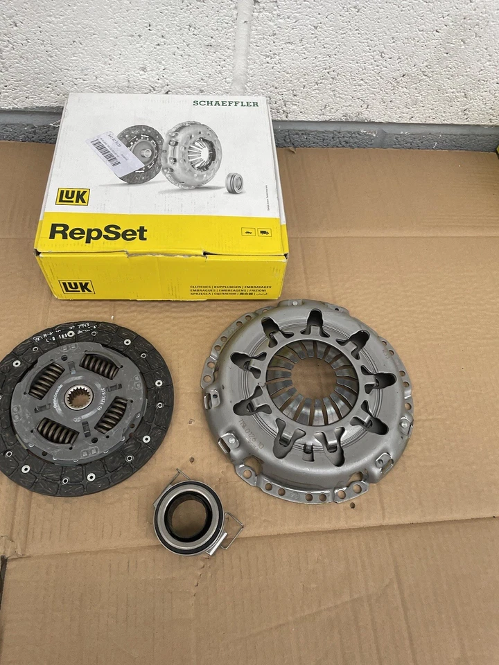 Kit de embrague LuK 3 piezas para Toyota Yaris Vitz II XP9 1.0 GPL VVT-i 04-14 619309300 Foto 2 de 4