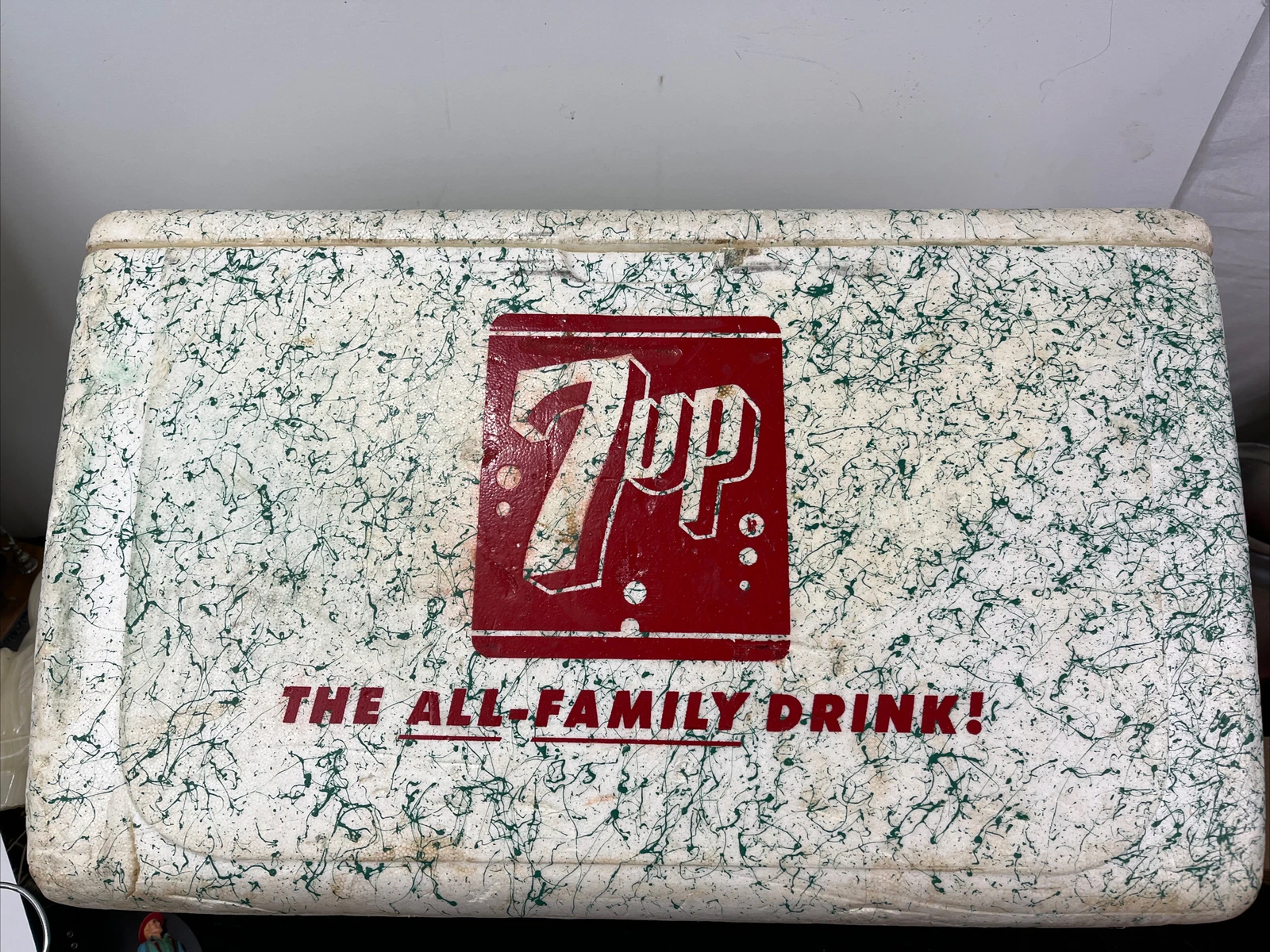 VINTAGE 7UP THE ALL FAMILY DRINK COOLER STYROFOAM￼ ICE CHEST ALUMINUM ￼￼￼HANDLES