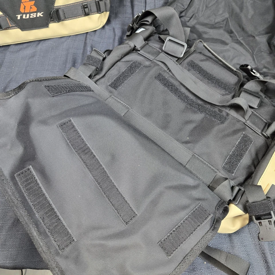 Черные/коричневые сумки-корзины Tusk Pannier Racks & Pilot для Kawasaki KLR 650 2022-25 - Изображение 4 из 4